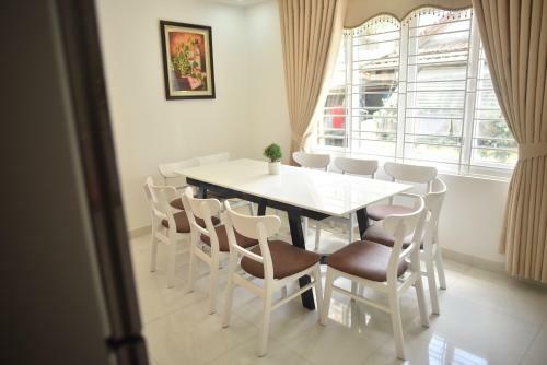 Bed & Breakfast Lovely Homestay Hue