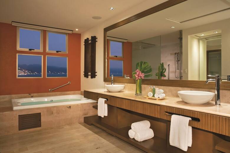 Hotel Dreams Vallarta Bay Resort & Spa