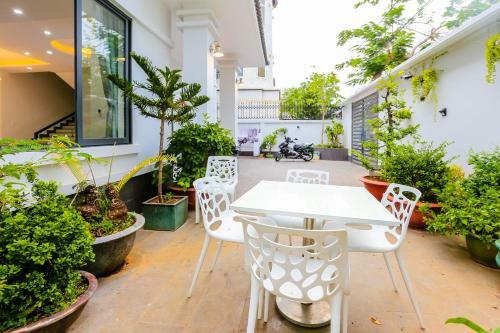 The Luxury White Villa In Vung Tau