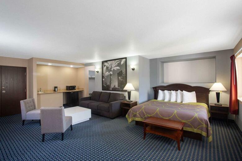 Hotel Super 8 Naples