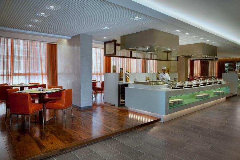Hotel Centro Al Manhal Rotana