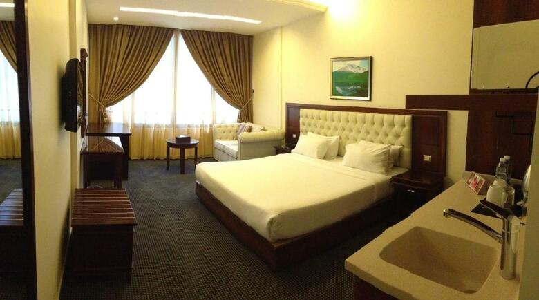 Hotel Midtown Y Suites