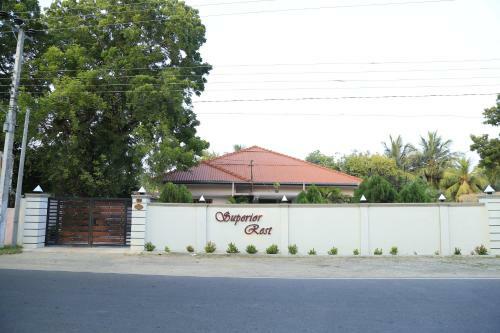 Hostal Superior Rest