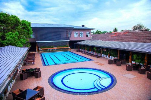 Full Moon Garden Hotel