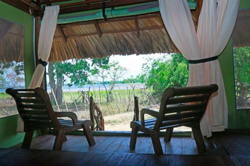 Hotel Yala Lake View Cabanas
