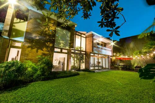 Bed & Breakfast La Casa - Luxury Boutique Hotel