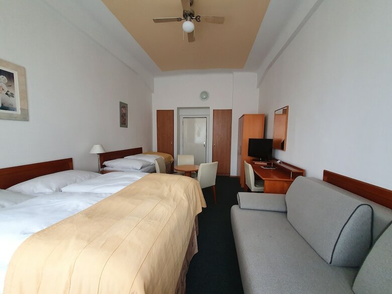 Hotel Penzion Domov Mladeze Jana