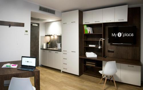 Apartamento My 1st Place Pozna?