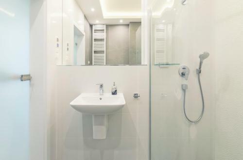 Luxury Apartments - Okrzei Residence