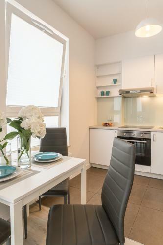 Deluxe Apartments By The Railway Station