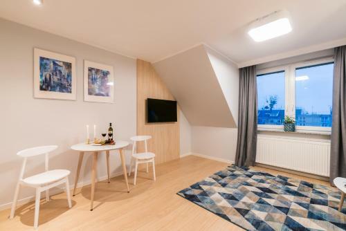 Q17 Apartments