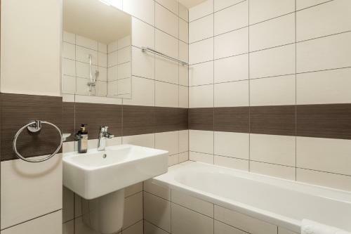 Rent Like Home - Apartament Szklane Domy