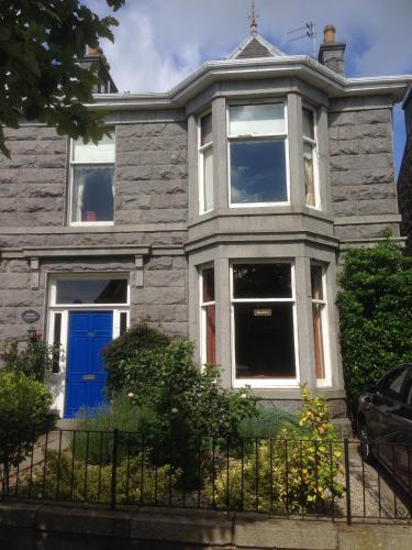 Hostal Denmore Guest House