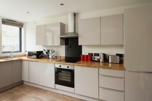 City Apartments - Monkbar Mews