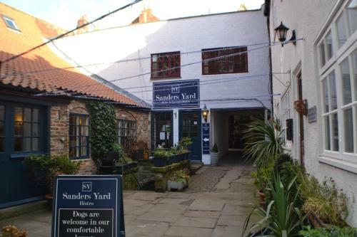 Bed & Breakfast Sanders Yard