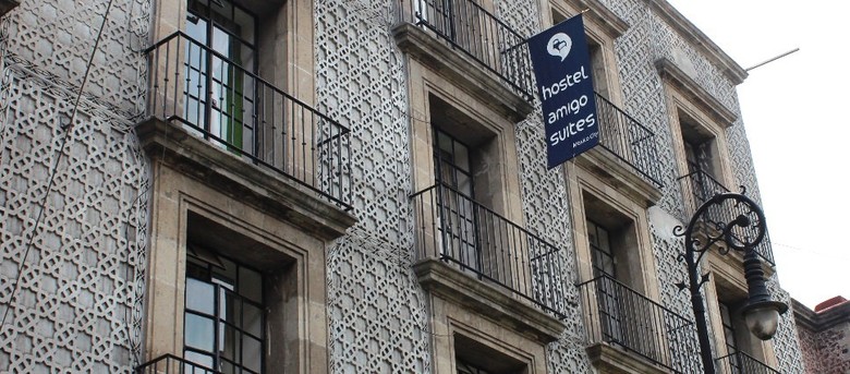 Hostal Amigo Suites