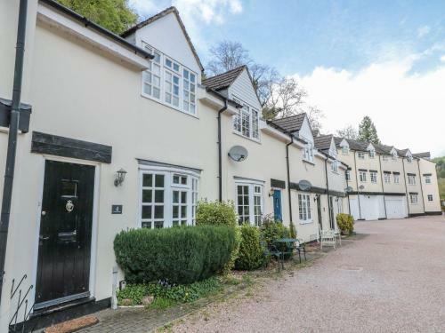 4 Wye Rapids Cottages, Ross-on-wye