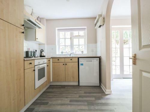 4 Wye Rapids Cottages, Ross-on-wye