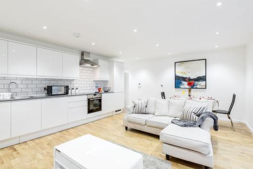 Royal Reign Apartments