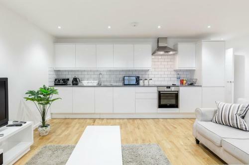 Royal Reign Apartments