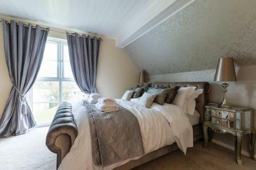 Villa Luxury 3 Bed Home By The Lake
