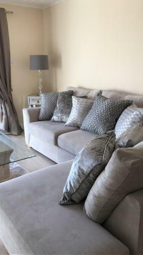 Villa Luxury 3 Bed Home By The Lake