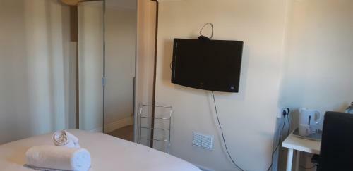 Hostal Carmel Serviced Rooms