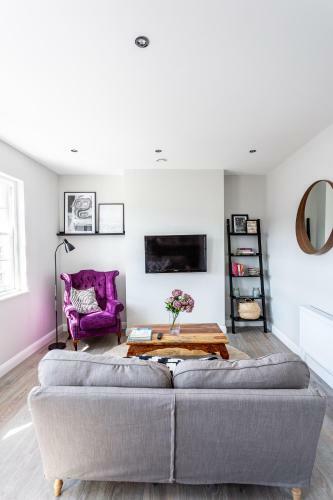 Shades Of Grey - 2 Bed Apartment