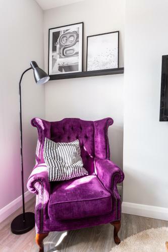 Shades Of Grey - 2 Bed Apartment