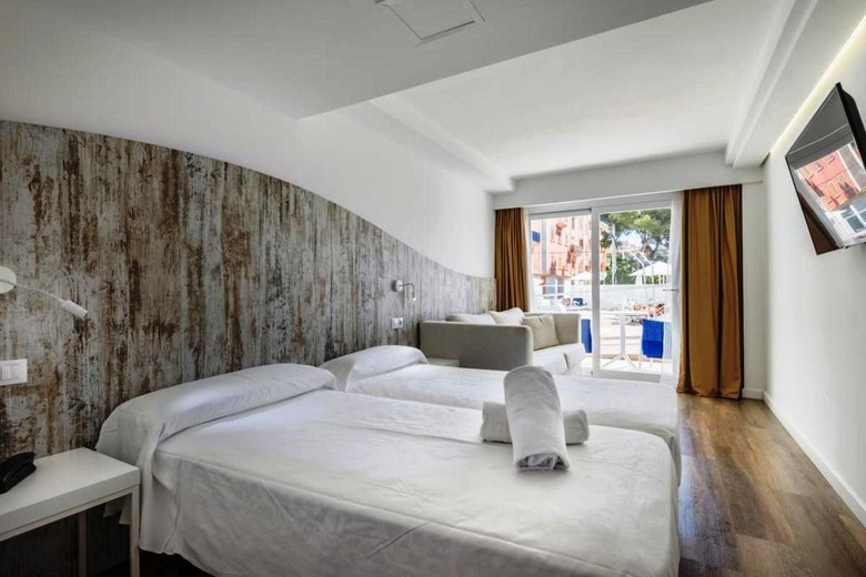 Hotel Triton Beach