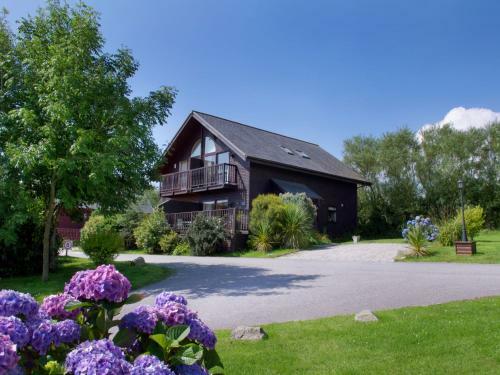 Lowen Lodge