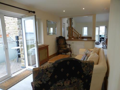Strand Apartment