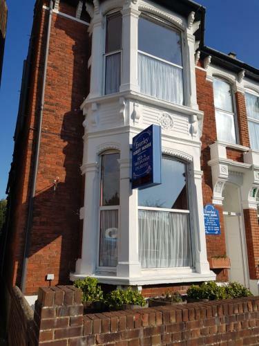 Hostal Everley Guest House