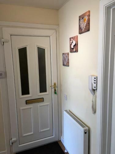 Signature - Kilnside Central Apartment Paisley