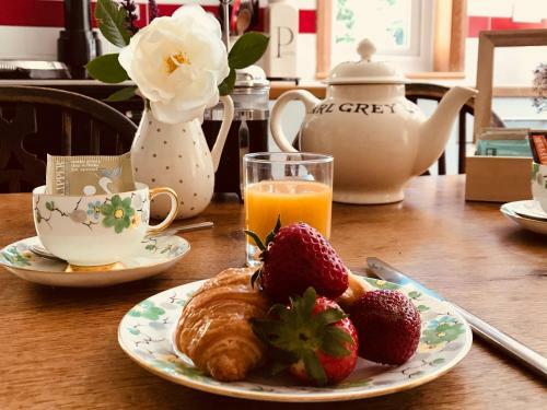 Bed & Breakfast Tresillian House