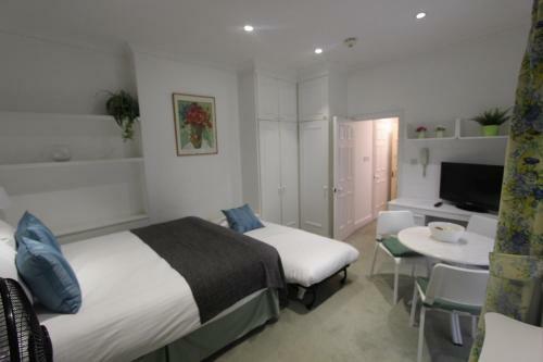 Stay-in Apartments Queensway