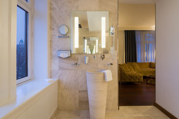 Hotel Doubletree By Hilton Oslo City Centre