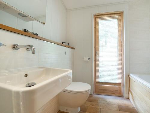 6 Water's Edge, Looe