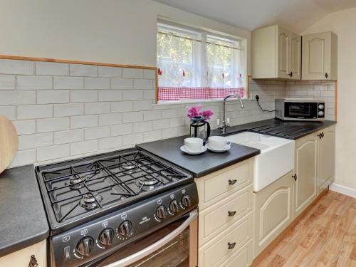 Quaint Cottage In Lynton Near The Beach