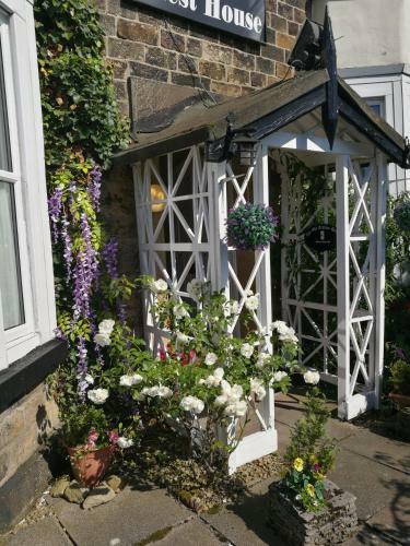 Hostal Station Guest House (room Only)