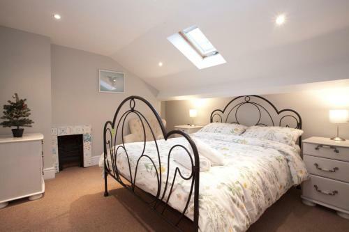 Two Bedroom Luxury Apartment By Town Hall