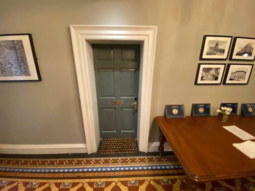 The Deakin At Claremont Serviced Apartments