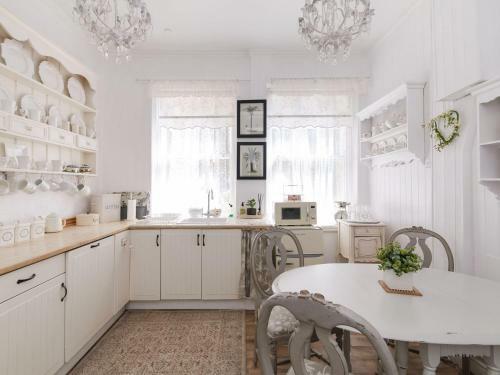 Curiosity Cottage, Keighley