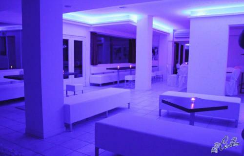 Hotel Carillon