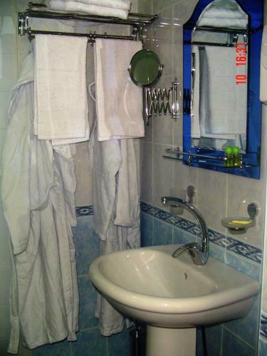 Grand Silk Road Hotel