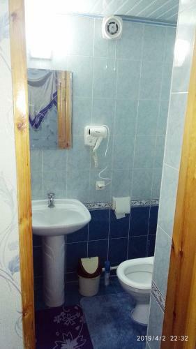Hostal Faride Guest House