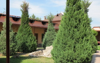 Hotel Rovshan