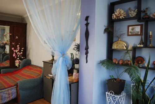 Room In Three Bedroom Flat