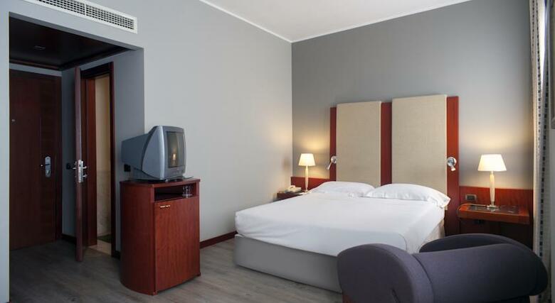 Hotel NH Palermo