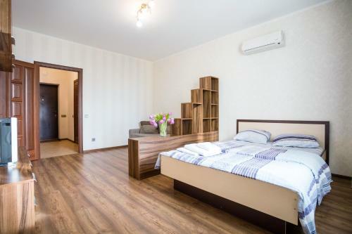 Apartment Near Obolon Metro Station